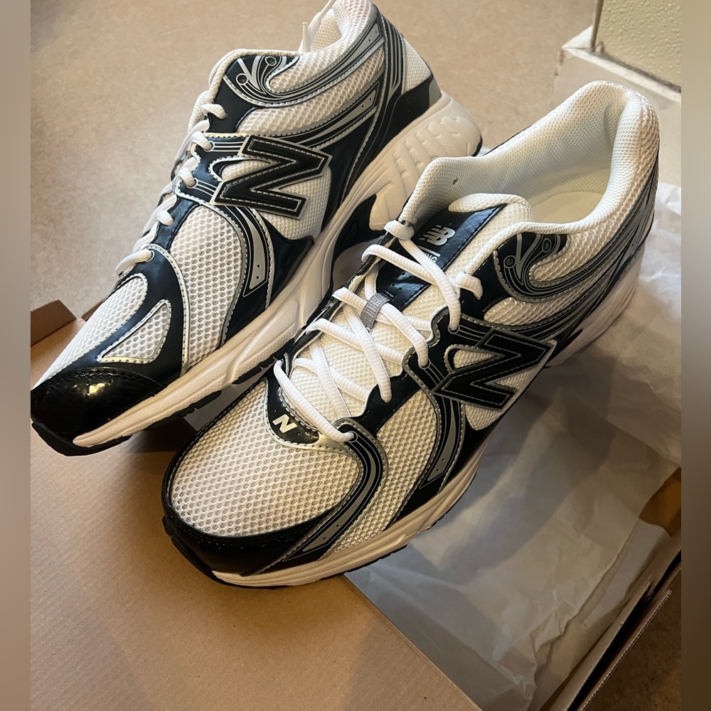 BRAND NEW New Balance MENS size 13 4E XWIDE T. LARGE sneakers!